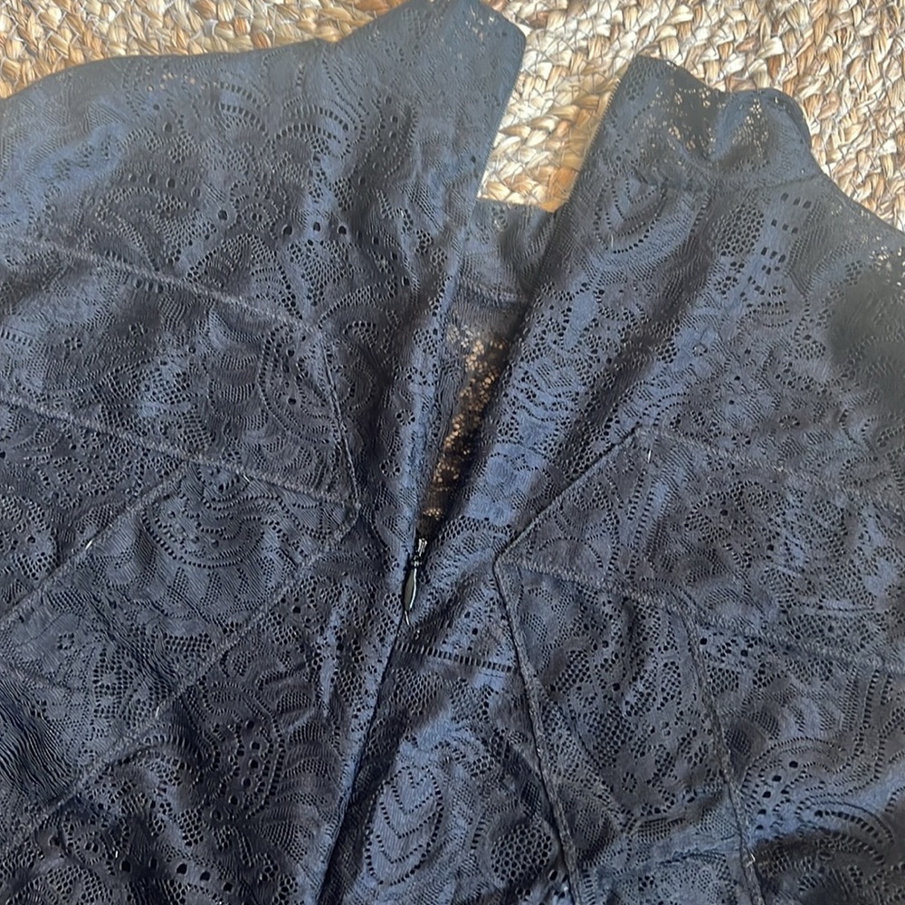 Lace bodysuit - Picture 3 of 5